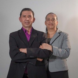 Gustavo Rendón Solorio y Eréndira Mora Santoyo, anfitriones del betel de 22 de Octubre
