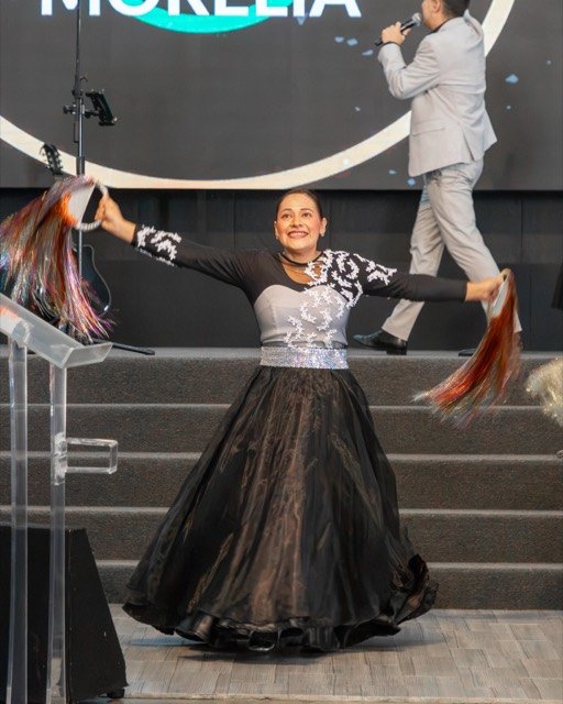 Danza durante la alabanza